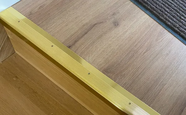 Порог угловой ПУ 04.2700.059 Бетон скай