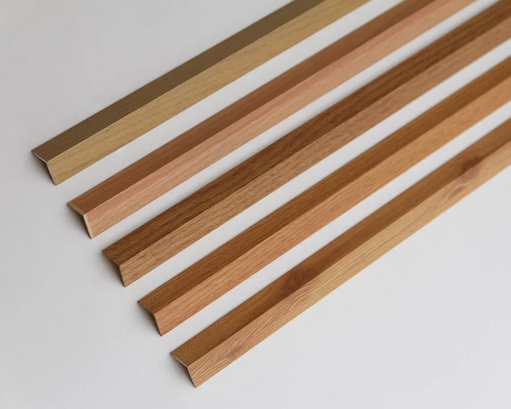 Угол декоративный 20х20 Уп 06-27.2700.585 Клен