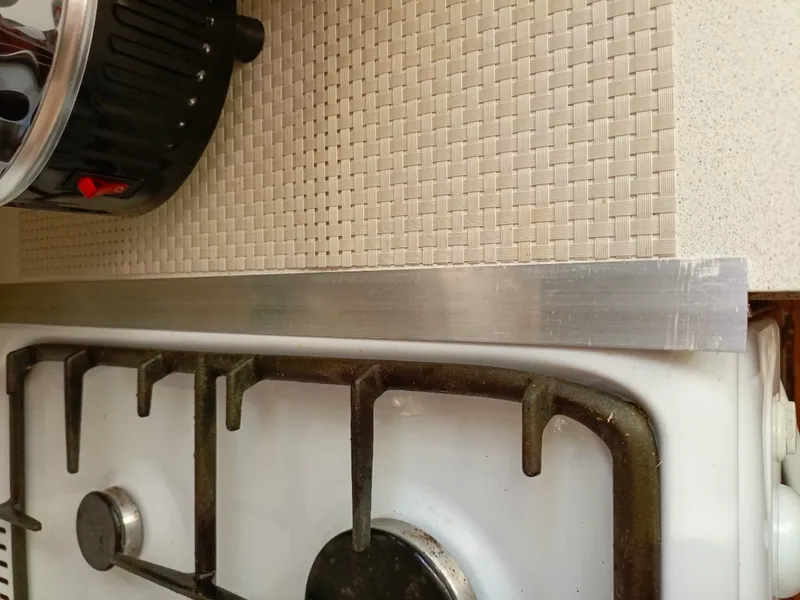 Тавр 20х20 мм Тп 04.2000.502л Золото. Цена за 5 штук.