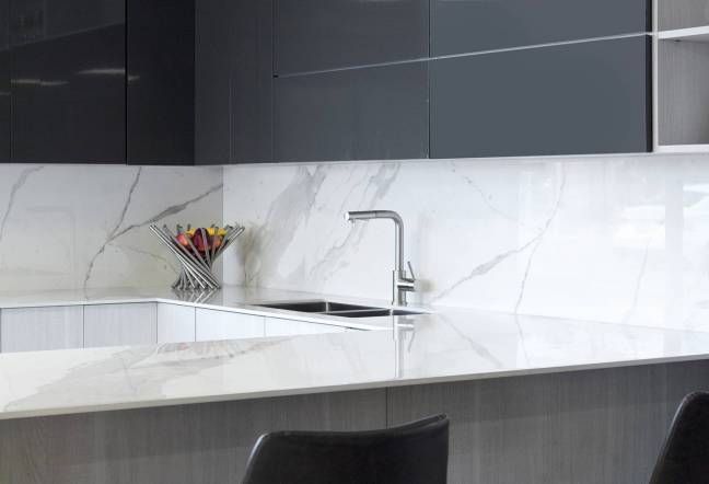 Панель самоклеющаяся ПВХ 300х600 мм 6шт/уп Мрамор Нова Грета гранд. Цена указана за 1,08 м²