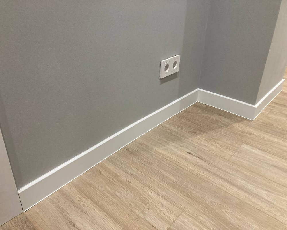 Плинтус ХДФ Dollken Cubu Flex Life 80мм х 2,5 м 1005 Белый RAL 9003