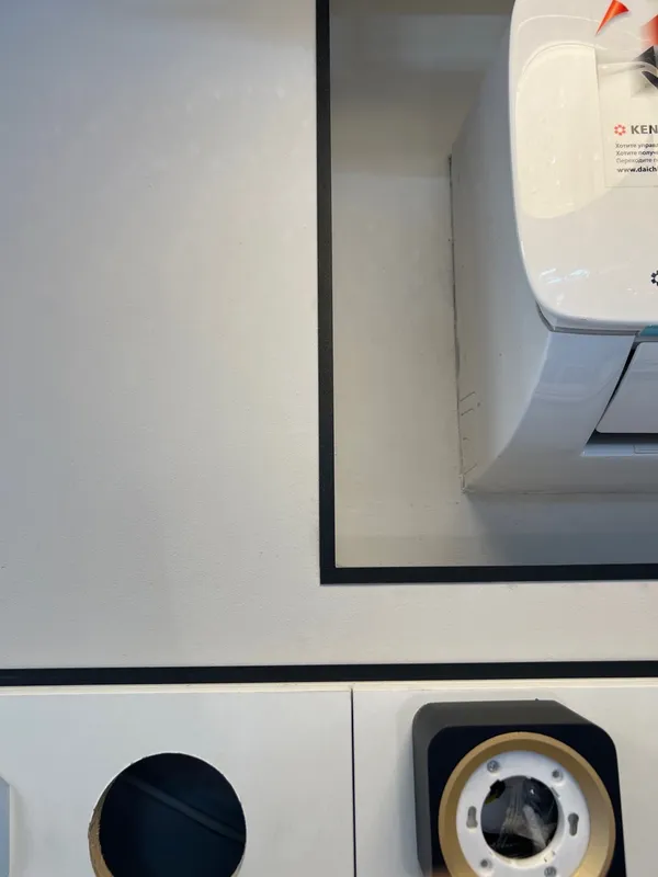 Угол декоративный 25х25 Уп 09-27.2700.515 Черный