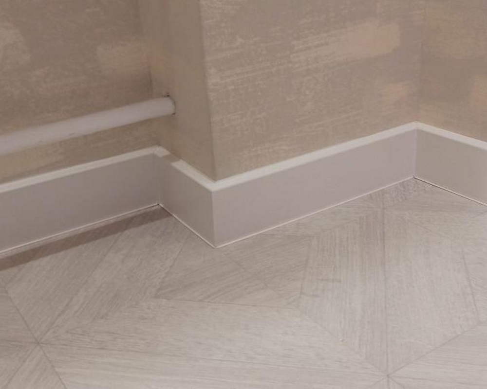 Плинтус ХДФ Dollken Cubu Flex Life 80мм х 2,5 м 1005 Белый RAL 9003