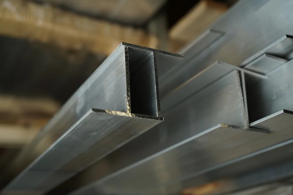 Тавр 20х20 мм Тп 04.2000.504л Бронза. Цена за 5 штук.